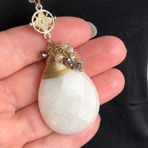 Long Pendant Necklace Polished Faceted Off White Stone Wire Beads Goldtone Chain